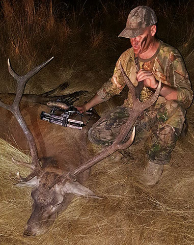 grand cerf chasser à l'arc, Hoyt Carbon element G3, flèche Beman Max-4, lame swhacker